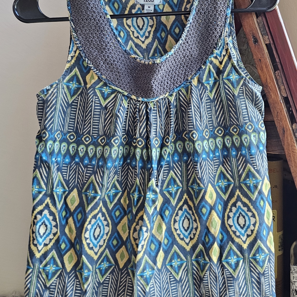 Izod Blue and Green Patterned Sleeveless Top